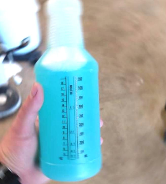 Chemical Resistant Spray Bottles with Nitrile Seal Triggers
